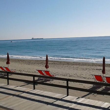 Larte Al Mare Vicino Spiaggia Con Ac E Wifi Διαμέρισμα Σαβόνα Εξωτερικό φωτογραφία
