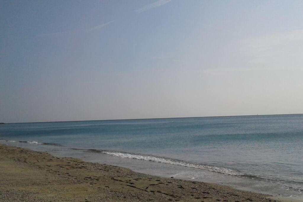 Larte Al Mare Vicino Spiaggia Con Ac E Wifi Διαμέρισμα Σαβόνα Εξωτερικό φωτογραφία